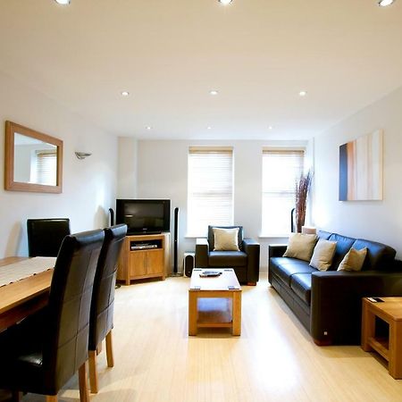 2 Bed 2 Bath At Pelican Hse In Newbury - Free Secure, Allocated Parking Extérieur photo